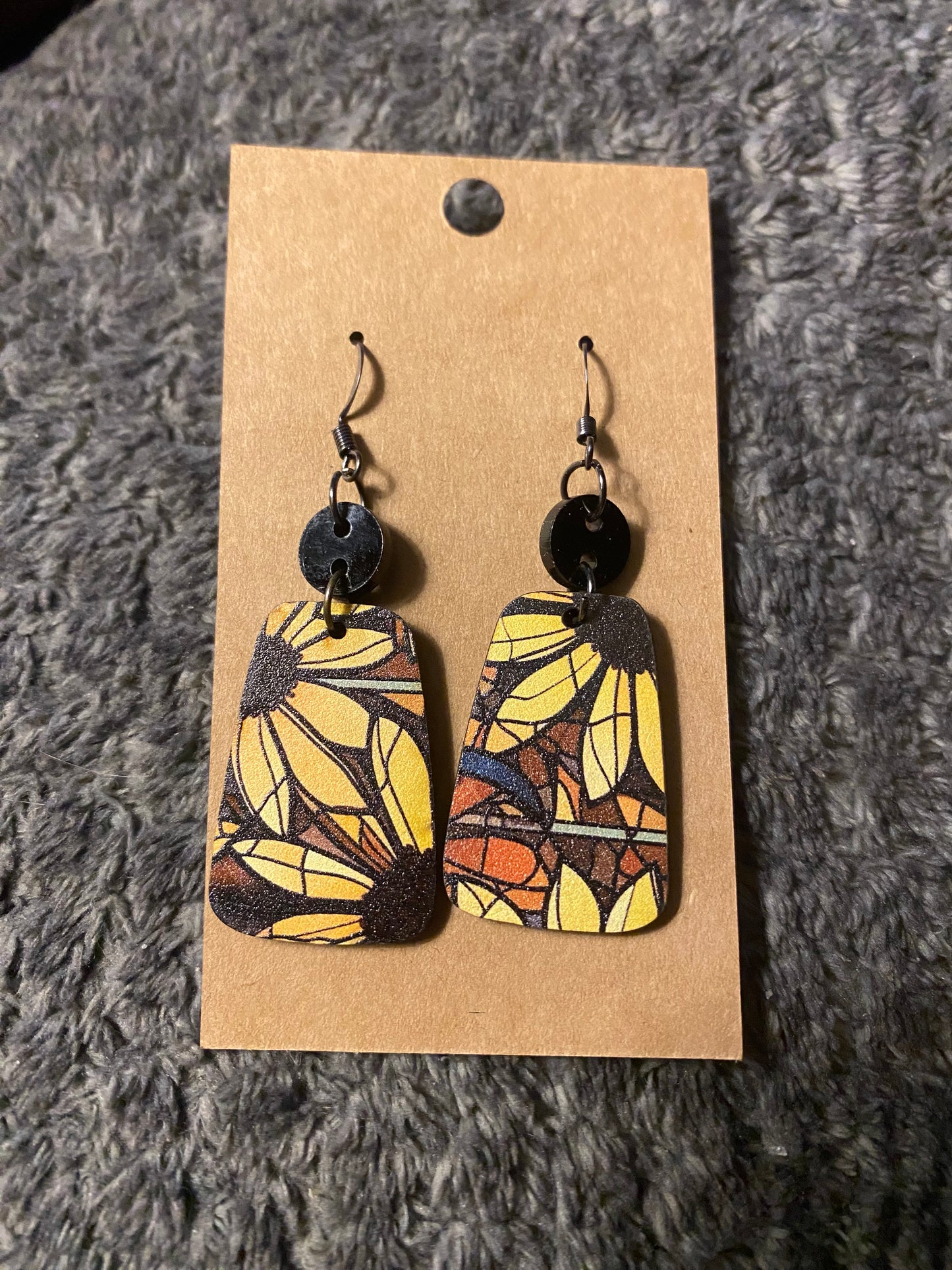 Dangle Earrings with Sunflower pattern